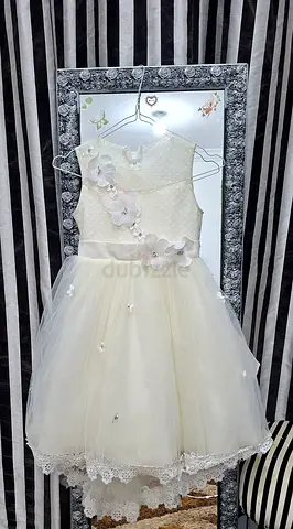 White Flower Appliqué Tulle Girls Party Dress - Size Approx 6 yrs