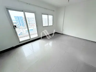 Corner Studio | Balcony | Flexible Payments