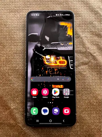 Like new - Samsung Galaxy Z Flip 6 512GB TDRA - Phonebot