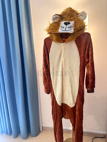 Lion onesie costume - size S, soft plush