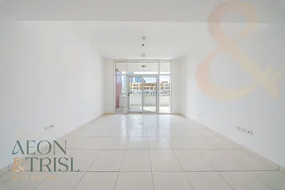 1 BR Apartment I Vacant I Community View