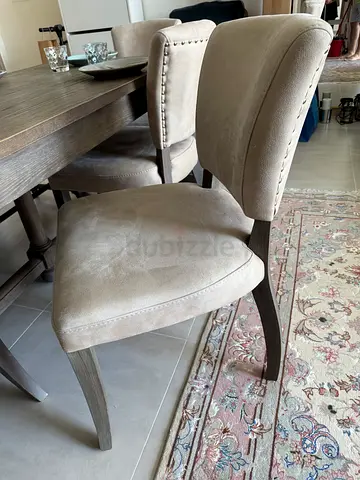Set of 6 High-Quality Upholstered Dining Chairs with Wooden Legs