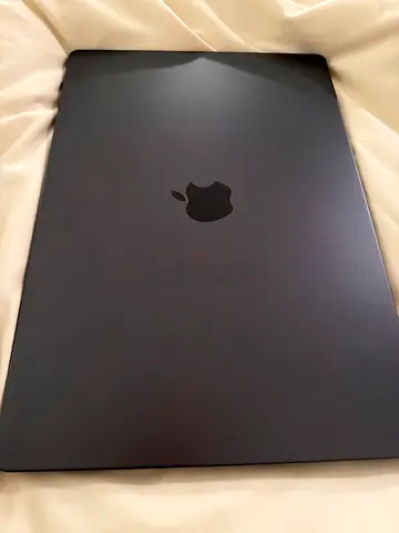 macbook pro M3 MAX(with applecare+, and box and accessories)battery health is excellent