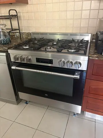 Stainless Steel 6-Burner Gas Range with Large Oven - Beko