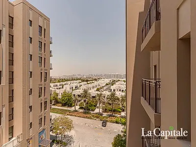 READY TO MOVE | PRIME LOCATION | WELL-MAINTAINED