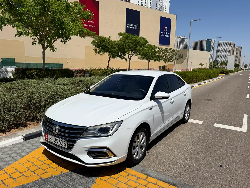 MG MG5 2023 — photo 1 of 8