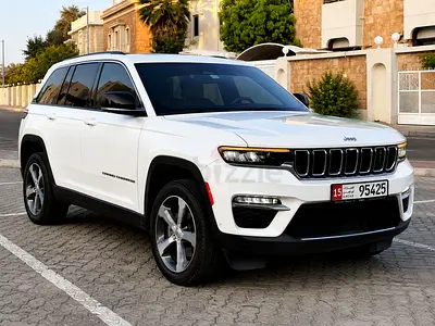 2023 Jeep Grand Cherokee Limited - GCC Specs - Like New