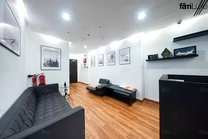 Exclusive | 5 Parkings| Community Expert