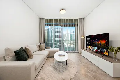 New 1BD Apartment in Peninsula One, Perfect for 4