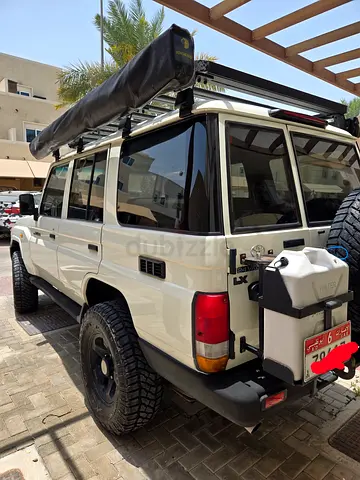 Toyota Land Cruiser 70 Series LC 76 LX 2009 - GCC Specs - Reliable and Ready for Adventure