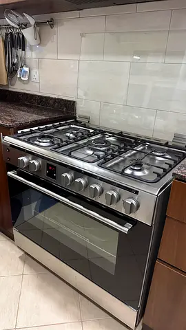 Vestel Stainless Steel 5-Burner Gas Range with Large Oven - Good Condition