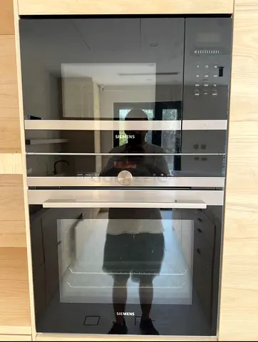 Siemens Built in Oven+Microwave latest model same like new condition