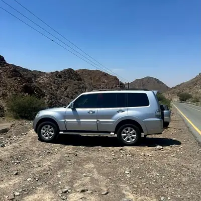 2014 Mitsubishi Pajero GLS 3.5L V6 – Full Option GCC Spec