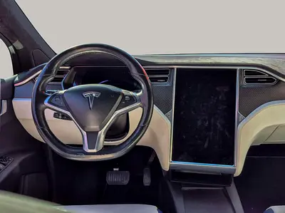 2017 Tesla MODEL X — фото 10
