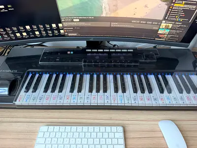 Komplete Kontrol S49 MIDI Keyboard Controller - perfect Working Condition