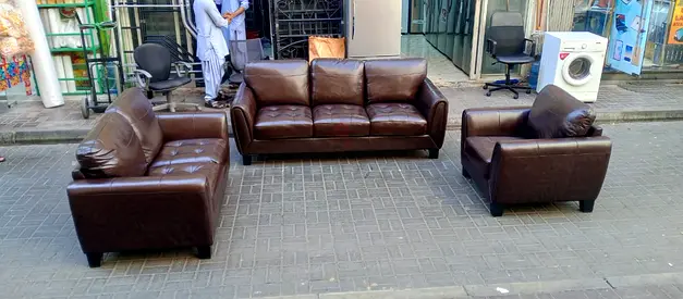 Brown Leather 3-Seater Sofa with 2 Armchairs - Good Condition