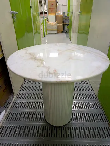 Round Marble Top Pedestal Table — White/Beige Veins, Good Condition