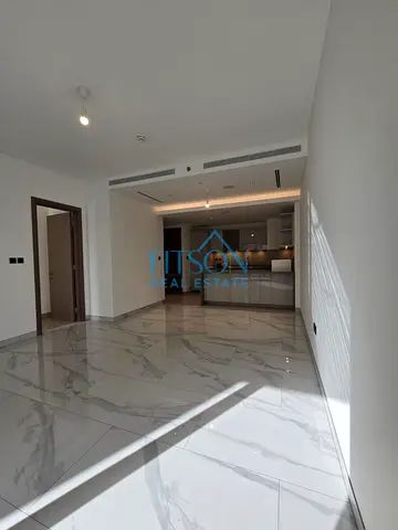 BRAND NEW | WATERFRONT VIEWS | LAUNDRY ROOM