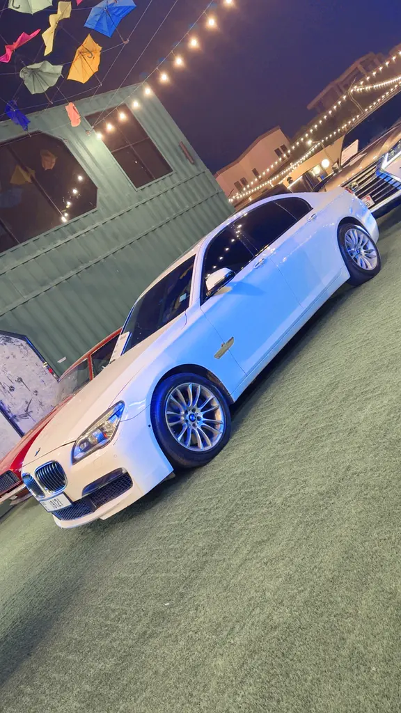 BMW 7-Series 2015 — photo 1 of 11
