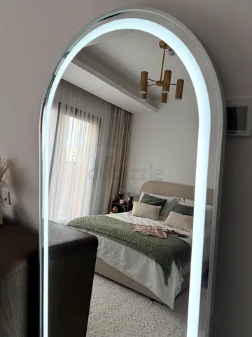 LED Full-Length Floor Mirror — Arch / Pill Shape