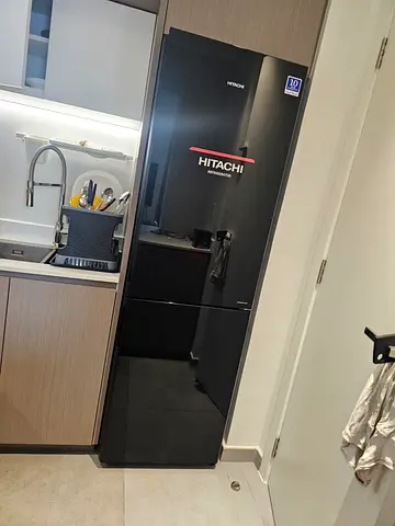 Hitachi Refrigerator 320L – Like New