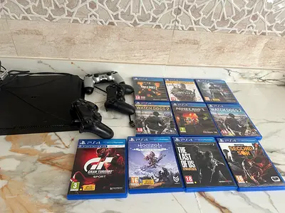 Ps4 slim with games contollar