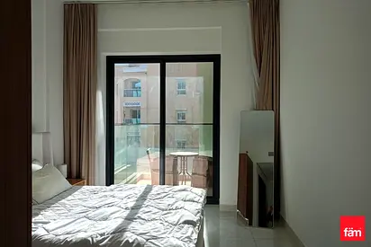 Fully Furnished | 1br+Study | Vacant |Chiller Free