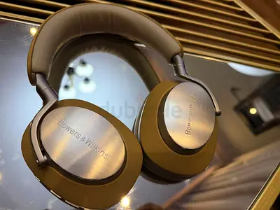 Bowers  wilkins px8