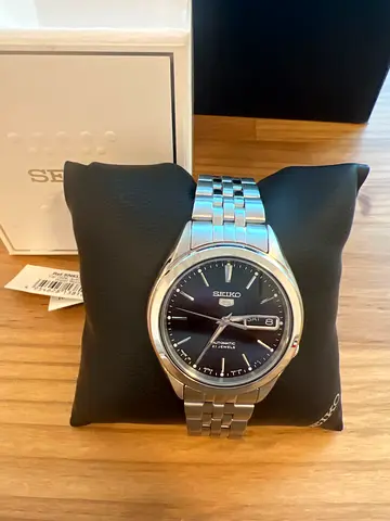 Seiko SNKL23J1 Stainless Steel Mens Watch with Black Dial - Day/Date function