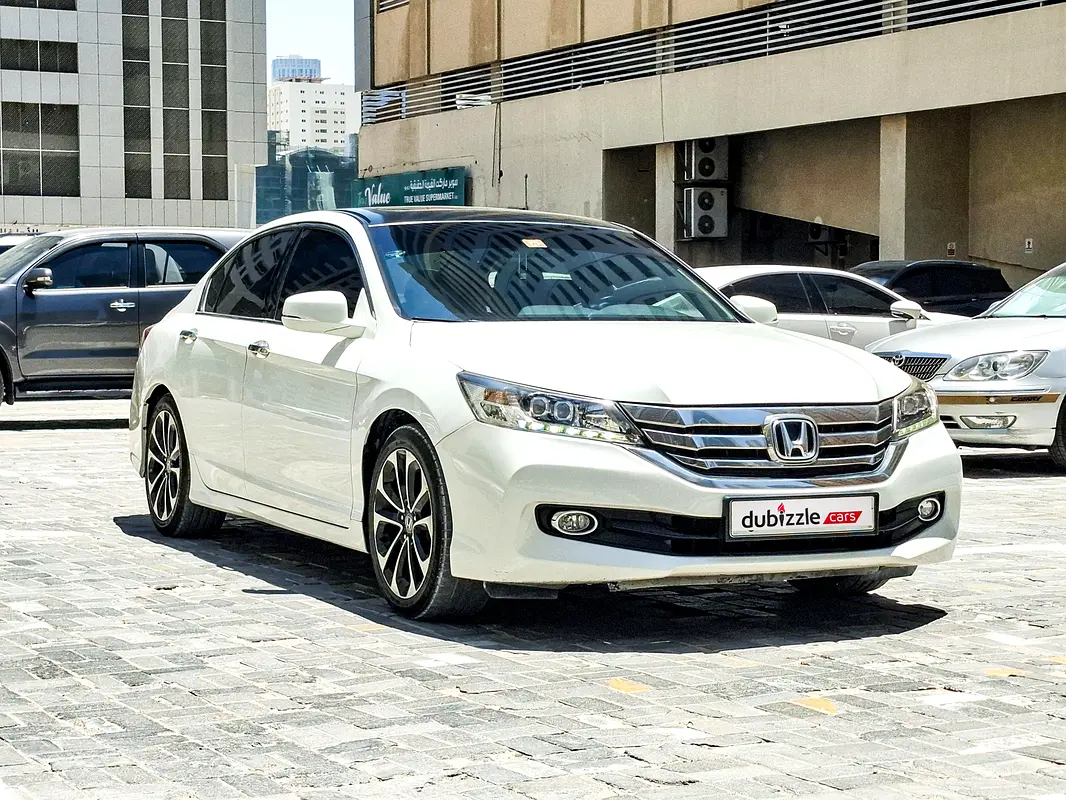 Honda Accord 2016 — photo 1 of 13