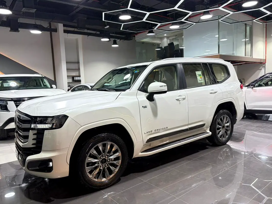 Toyota Land Cruiser 2026 — photo 1 of 20