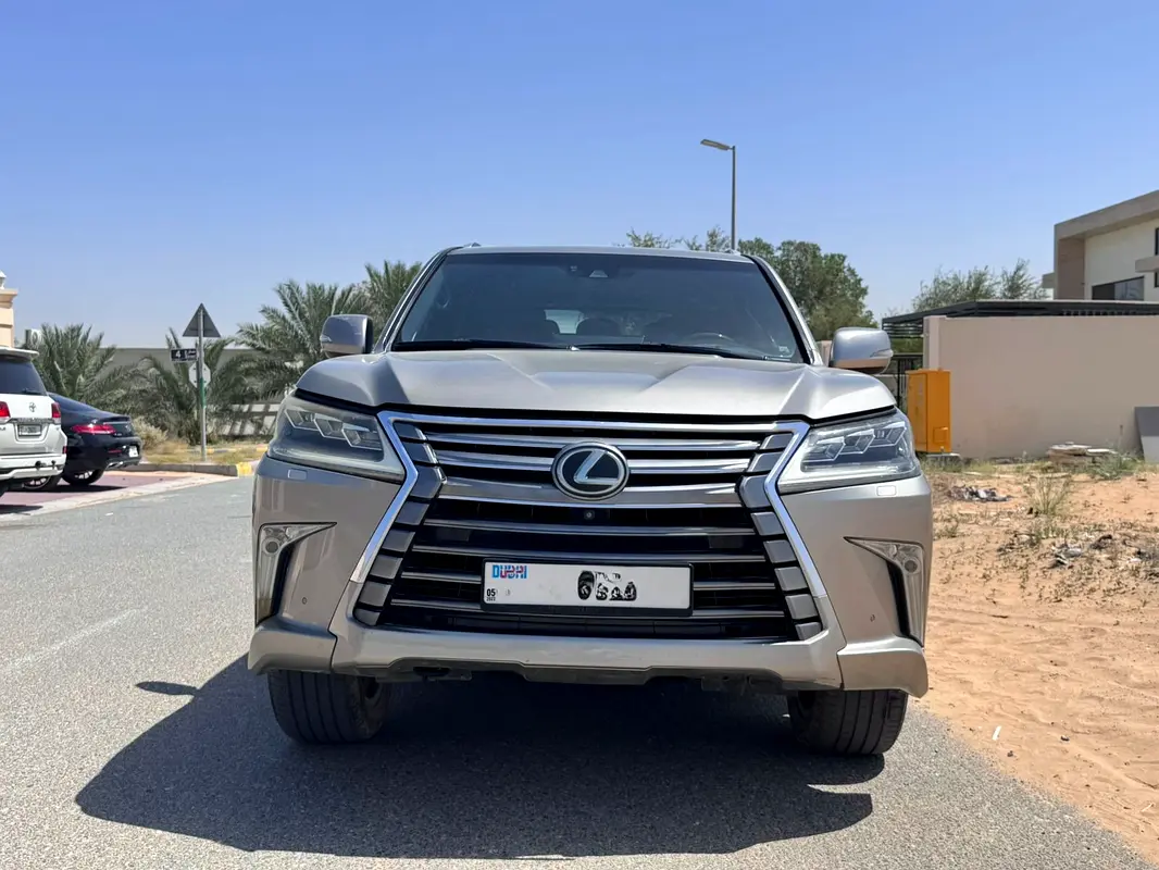 Lexus LX-Series 2016 — photo 1 of 18