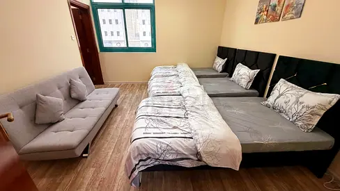 (Females only) Luxury Bed Space with Attached Private Bathroom and Fitted Wardrobes
