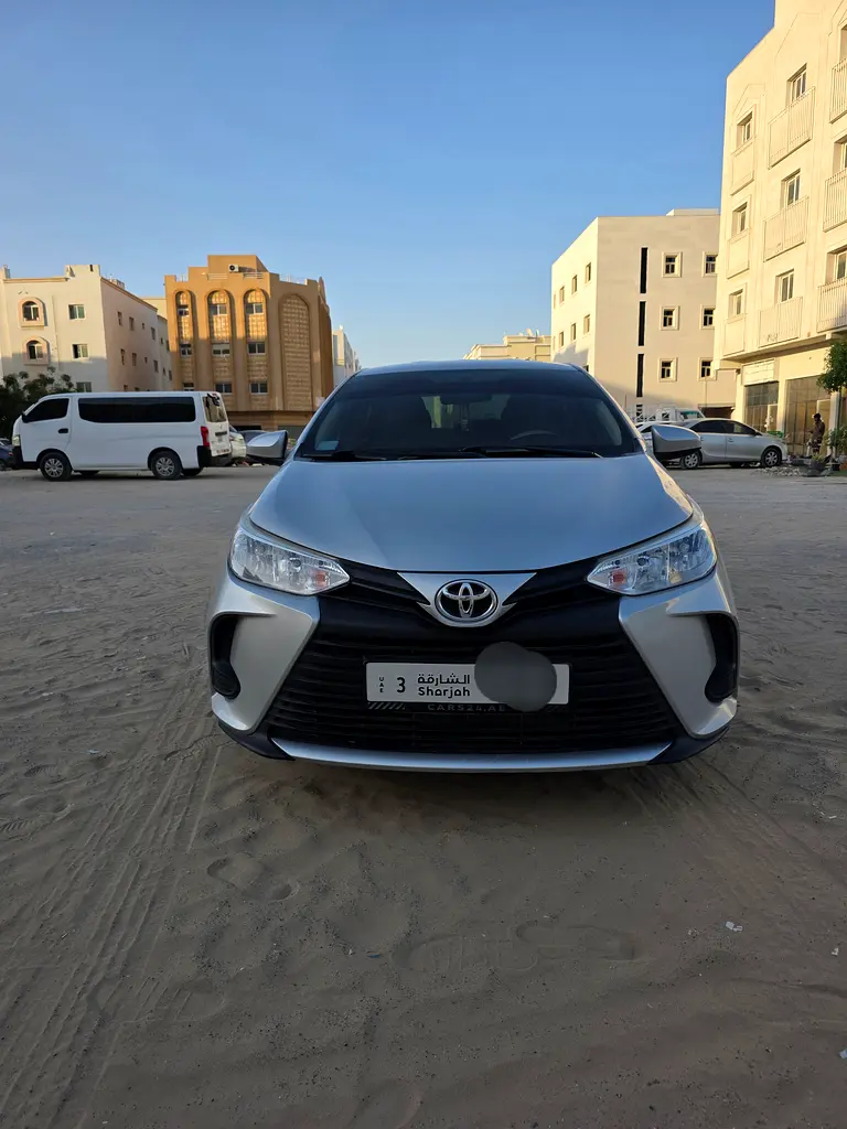 Toyota Yaris 2021 — photo 1 of 8