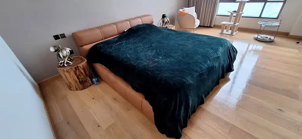 EBARZA KING BED FOR SALE