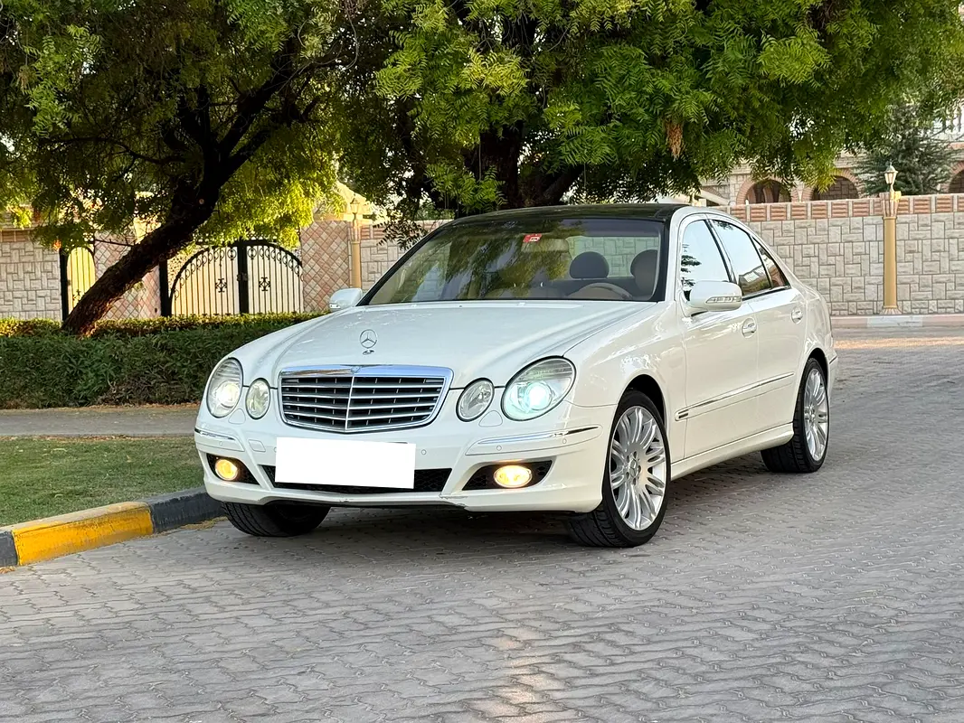 Mercedes-Benz E-Class 2007 — photo 1 of 14