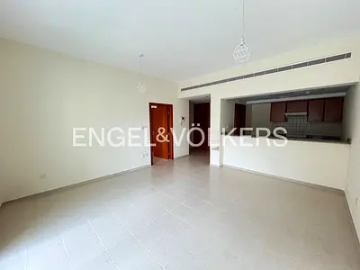 Unfurnished l Vacant l Swimming Pool View