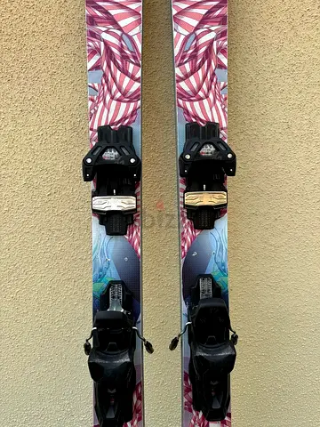 Pair of all-mountain skis with bindings - good condition