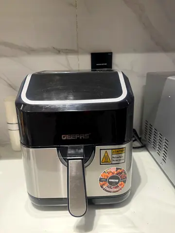 Geepas Digital Air Fryer 10L - Good Condition