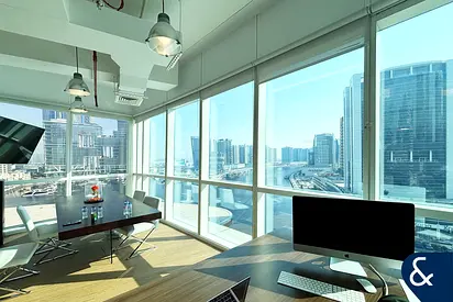 Full Canal Views | Corner Unit | Furnished