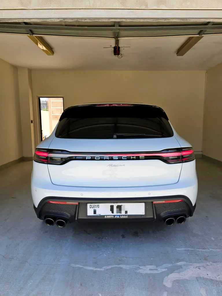 Porsche Macan 2024 — photo 1 of 9