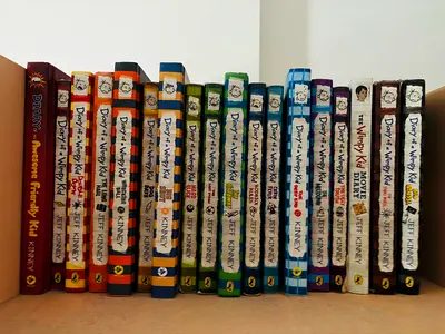 Diary of a Wimpy Kid book collection (multiple volumes) 118 books available