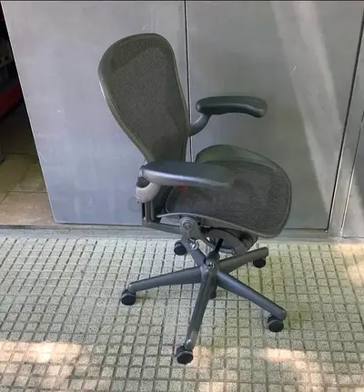 Herman Miller Ergonomic chair size B and C Fully Loaded available for selling