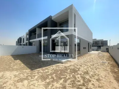 Luxury 4-Bed Villa with Study and Maid’s Room | Live the Beachfront Dream