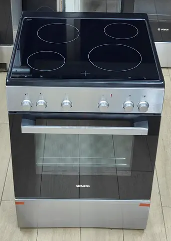 SIEMENS Brand New , Latest Model Electric Ceramic 4 Hobs Ceramic Cooker Size 60 X 60cm