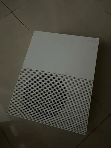 White Xbox One S console - good condition