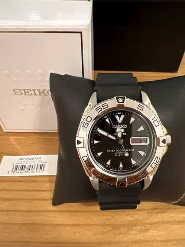 Seiko Mens Automatic Diver-Style Watch with Rubber Strap
