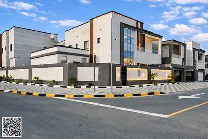 Own a corner villa on the main street, with a large area of ​​5500 sq ft and an external annex, at a negotiable price including registration and owner