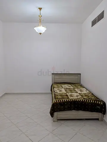 MASTER BEDROOM FOR RENT FOR EXECUTIVE BACHELOR IN MUWEILLAH