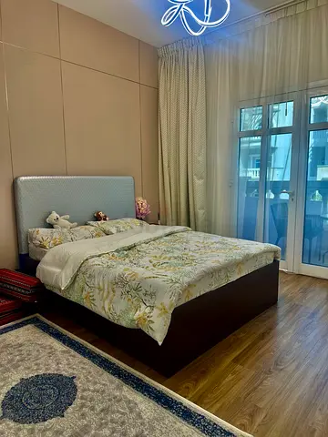 FULLY FURNISHED MASTER BEDROOM WITH ATTACHED BATH AND CLOSIT